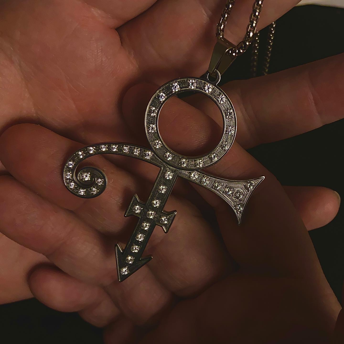 STRASS SYMBOL SILVER NECKLACE