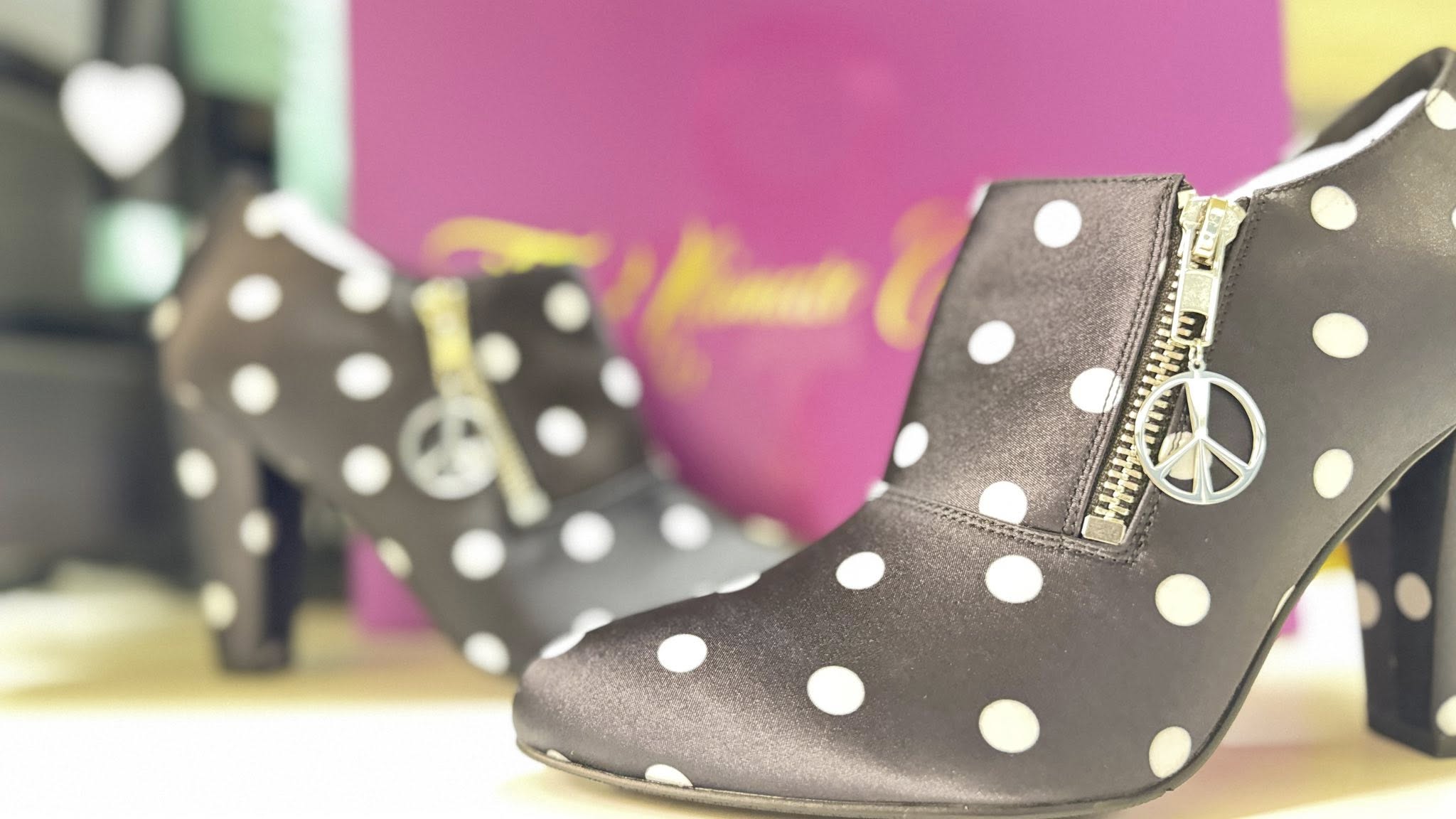 1 PAIR OF BLACK LOVESEXY size 38 - Image 3