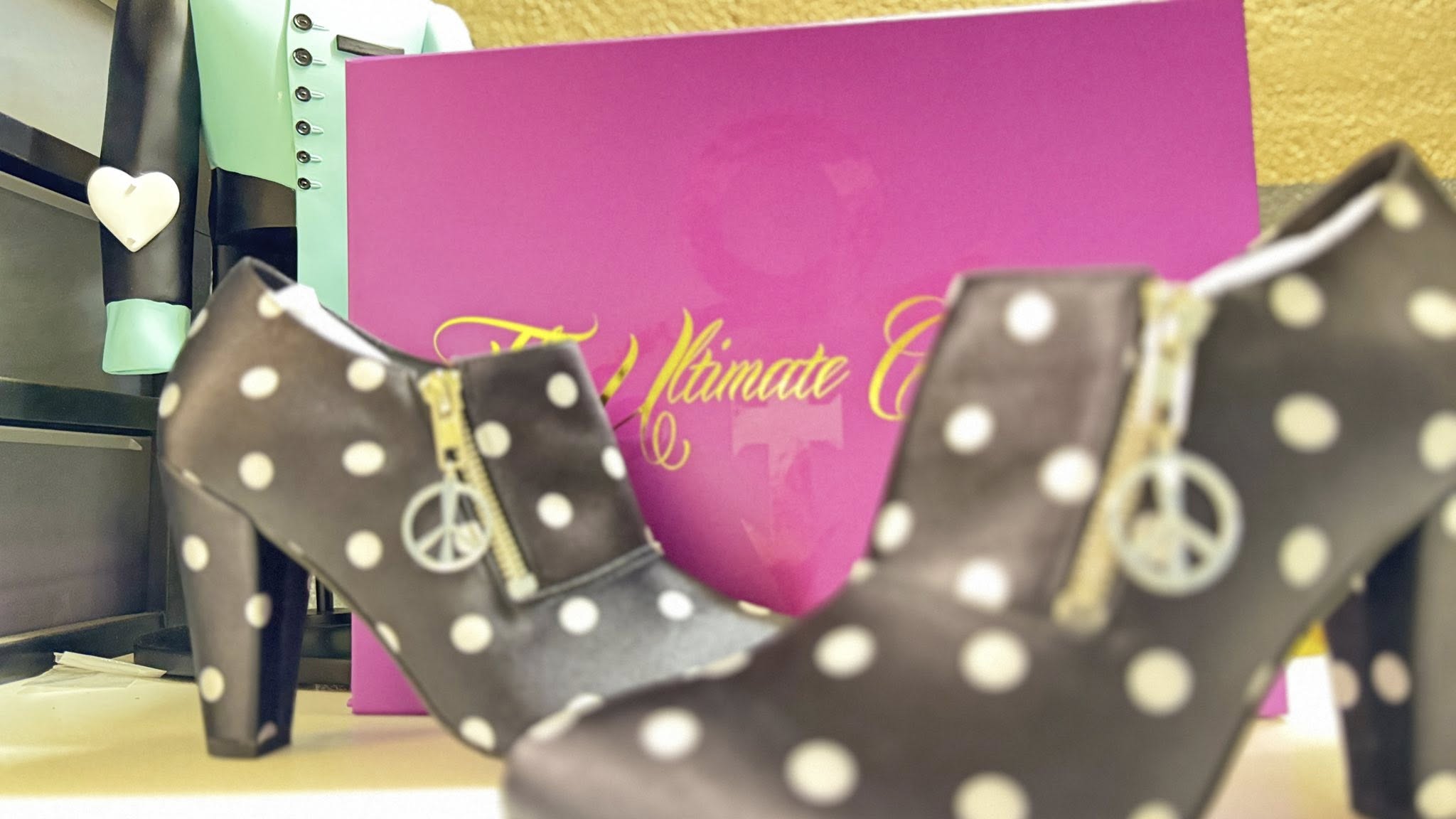 1 PAIR OF BLACK LOVESEXY size 38 - Image 6